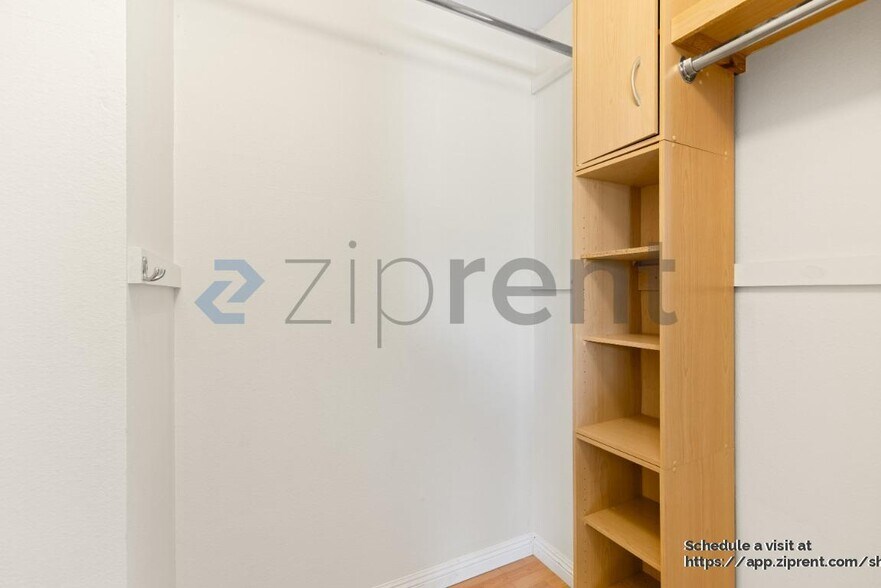 Building Photo - 5009 Tyler St