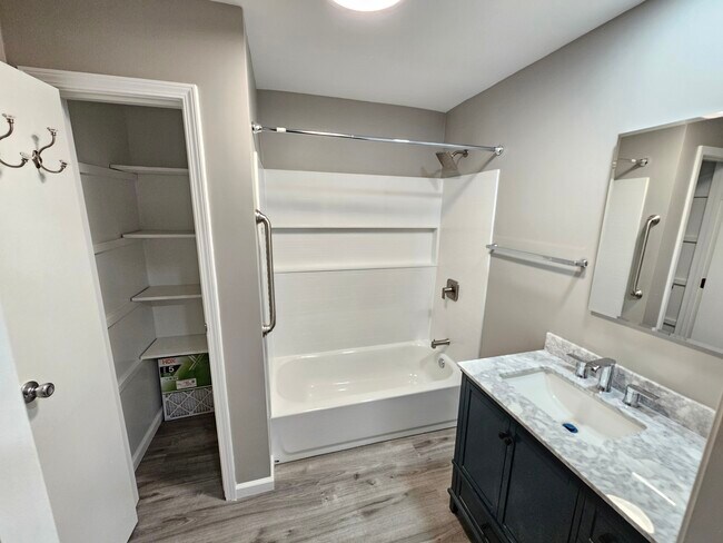 Building Photo - 2323 S Hunter Rd