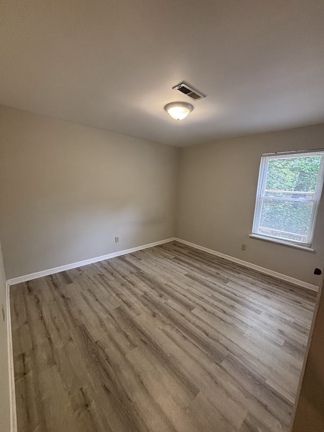 Building Photo - Great 2Br 1Ba Dorchester II School District