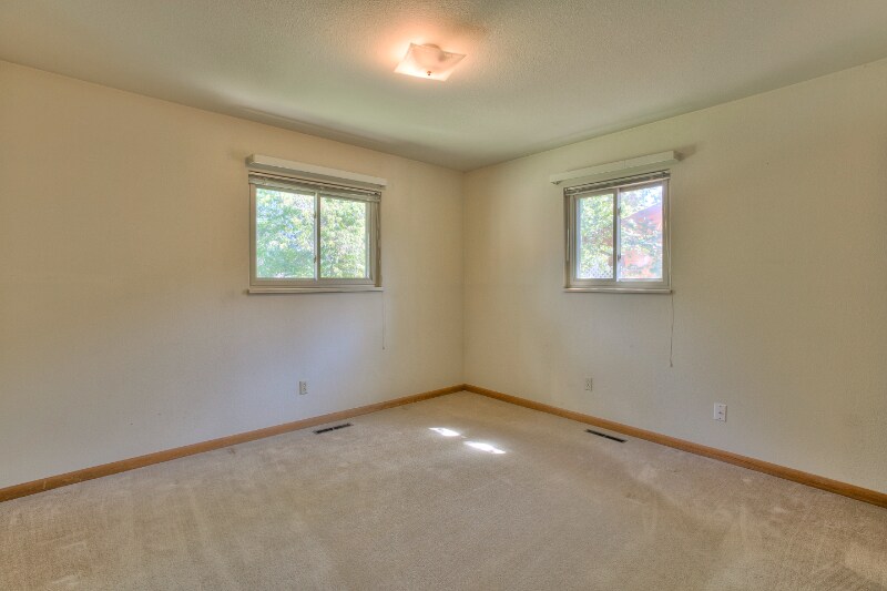 Building Photo - 724 Kimball Rd