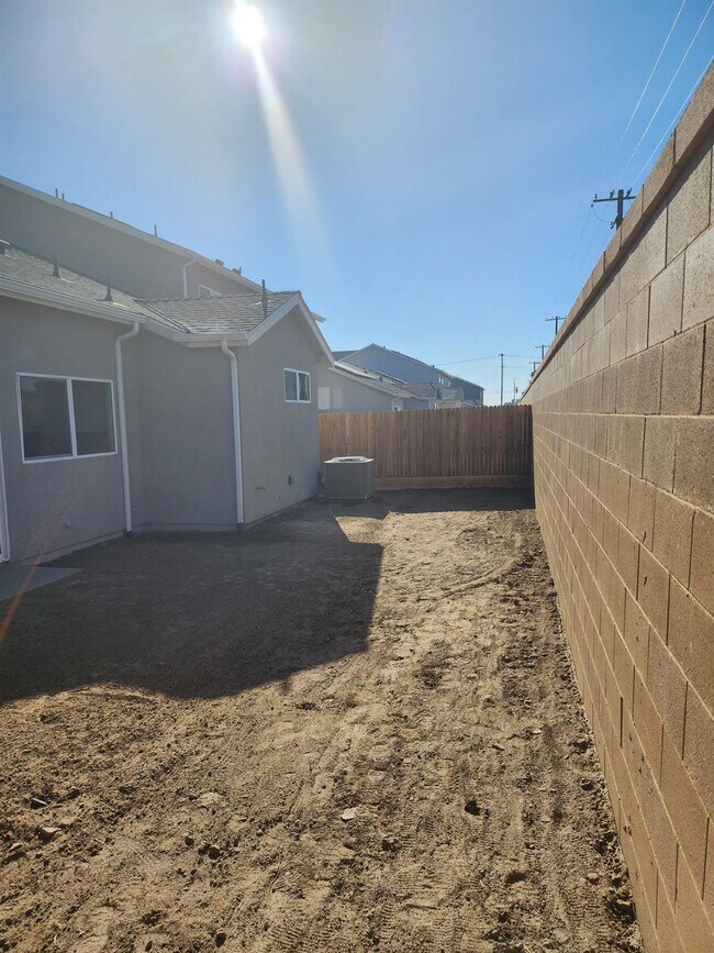 Building Photo - 1774 N Mitchell St