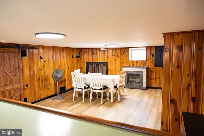 Building Photo - 130 7th Ave