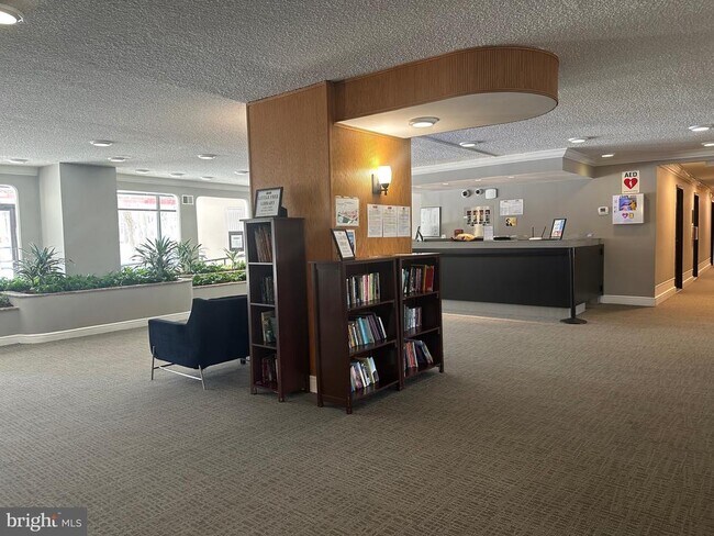 Building Photo - 2500 N Van Dorn St