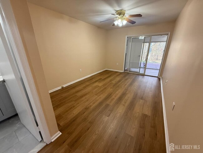 Building Photo - 351 Constitution Cir