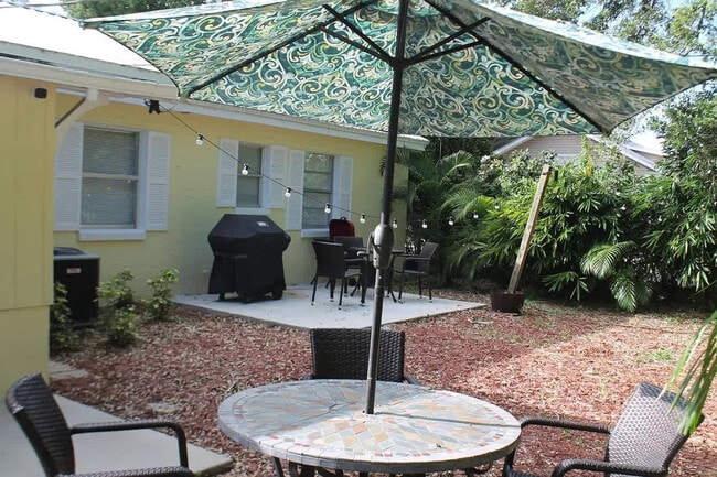 Building Photo - 140 McLeod St