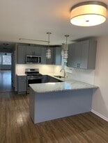 Building Photo - 5861 W Gunnison St