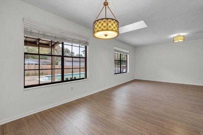 Building Photo - 4819 Heathe Dr