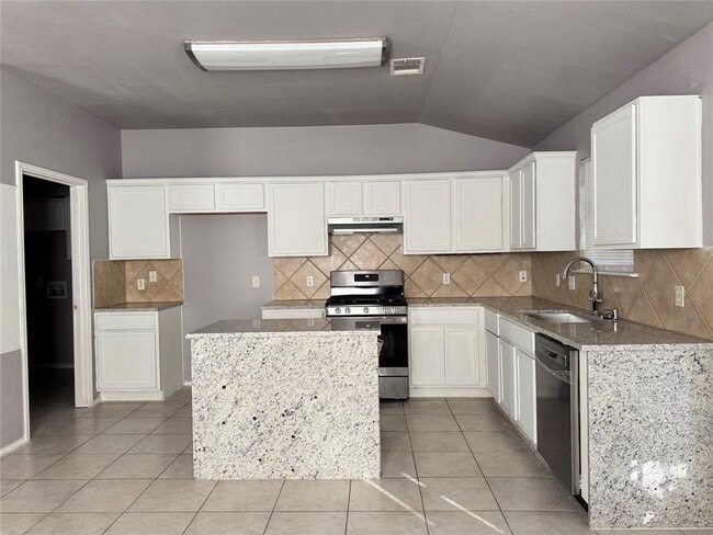 Primary Photo - 1412 Vanilla Bean Dr