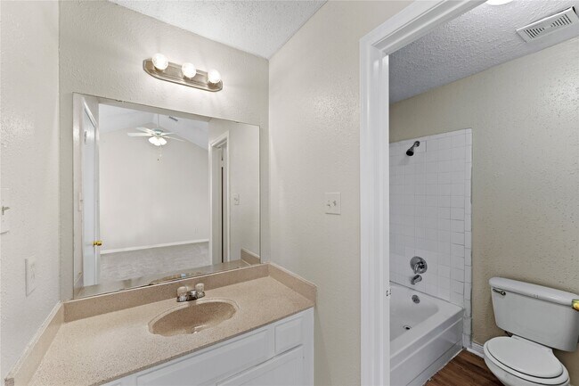 Building Photo - 5810 Twisted Pine Ct