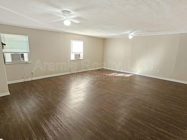 Building Photo - 1620 Cardinal Rd