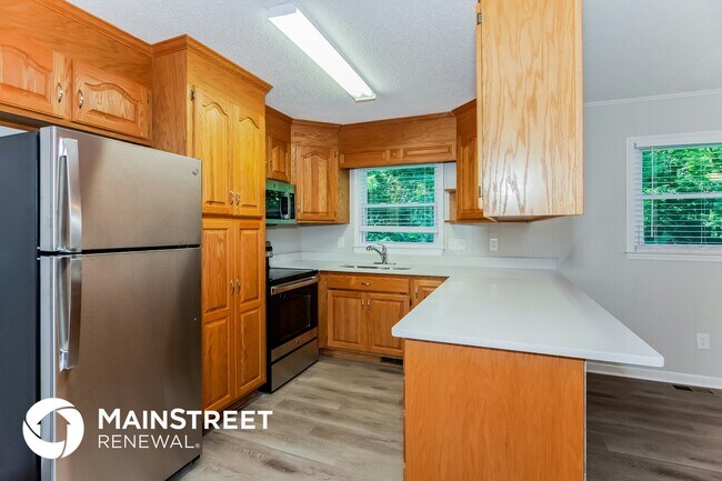 Building Photo - 2419 Sandlewood Dr