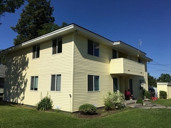 Building Photo - 1831 E Marshall Ave