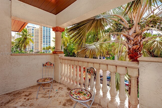 Building Photo - 674 Ocean