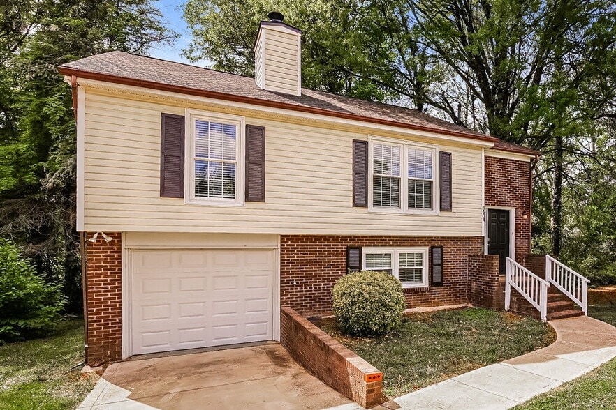 Building Photo - 8504 Beechbrooke Rd
