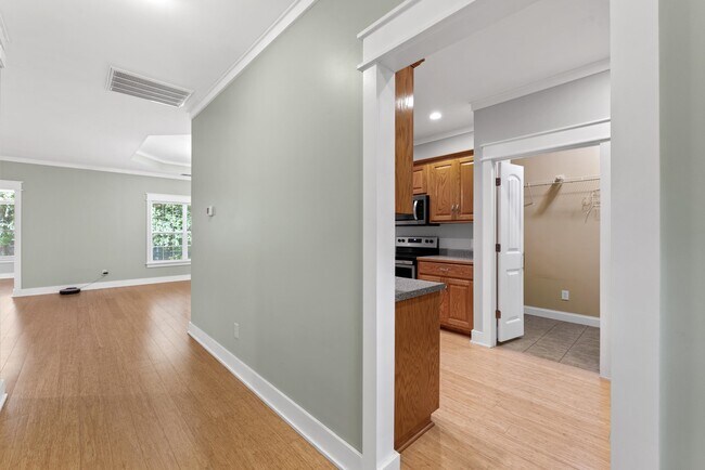Building Photo - 129 Moudy Ln