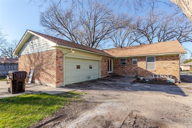 Building Photo - 2608 Meandering Way