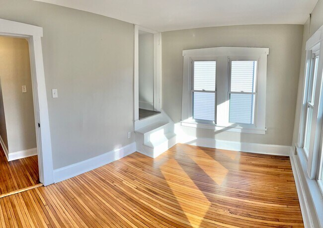 Building Photo - 918 Carpenter St