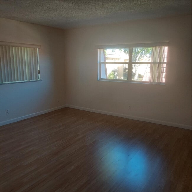 Building Photo - 5409 NW 27th St