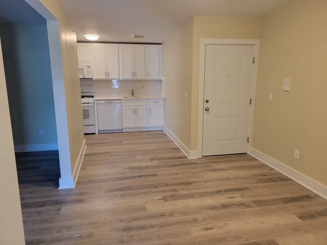 Primary Photo - 118 Elm St