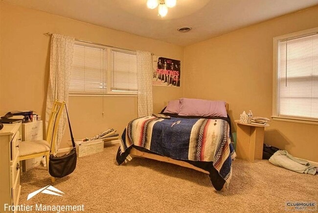 Building Photo - 4 Bedroom Home with Amazing Features Avail...