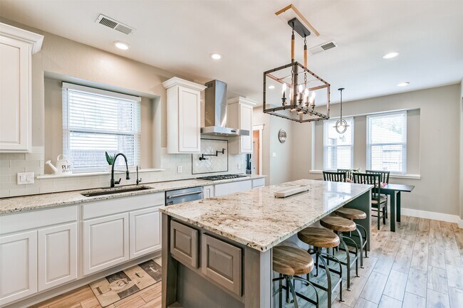 Building Photo - 11642 Cypresswood Dr