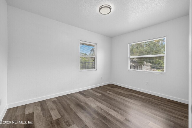 Building Photo - 231 E 16th St