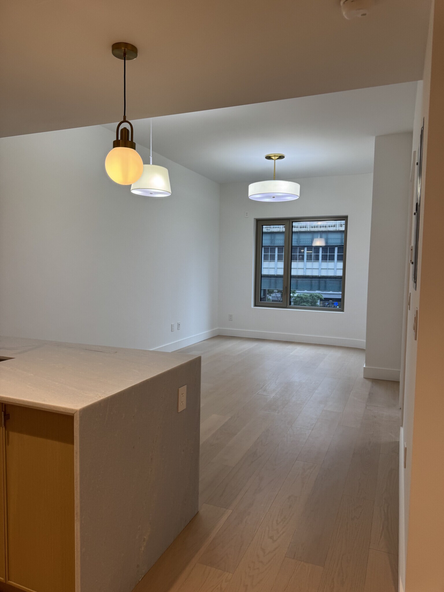 Building Photo - 2401 Queens Plz N