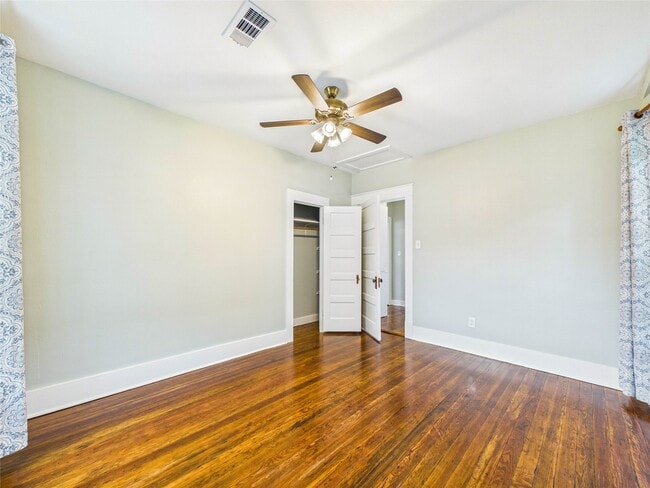 Building Photo - 3602 Ave S 1/2