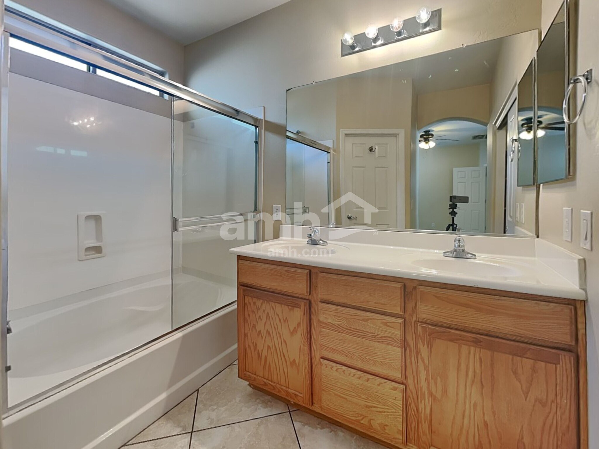 Building Photo - 8851 W Payson Rd