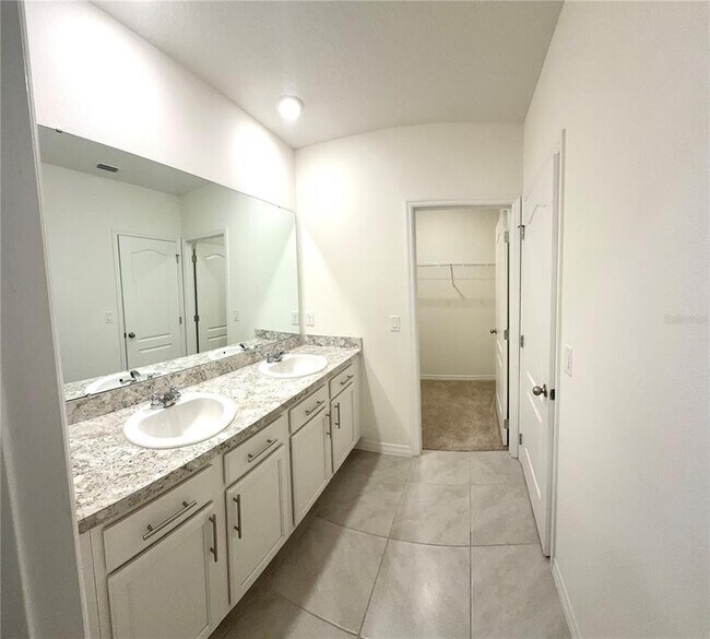 Building Photo - 1241 Yellow Finch Dr