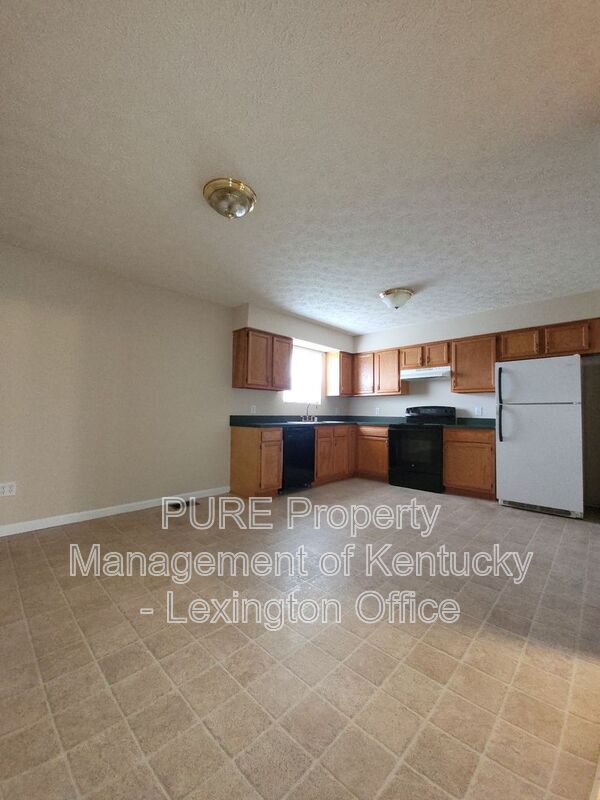 Building Photo - 524 Tomahawk Dr