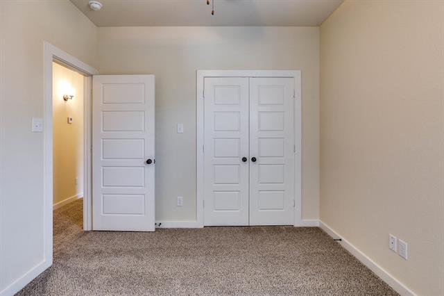 Building Photo - 648 Blackland dr