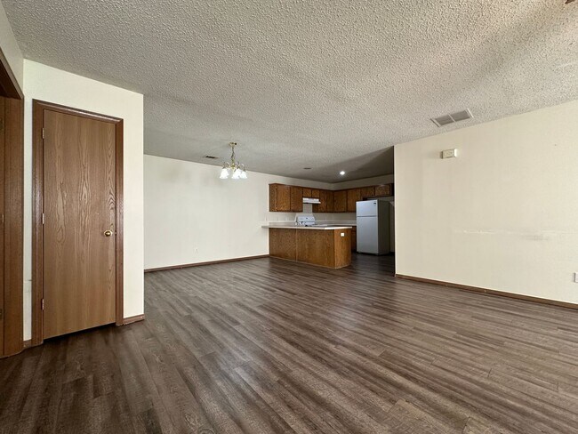 Building Photo - 1060 Farley Cir