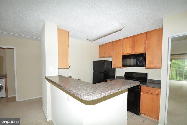 Building Photo - 75 S Reynolds St