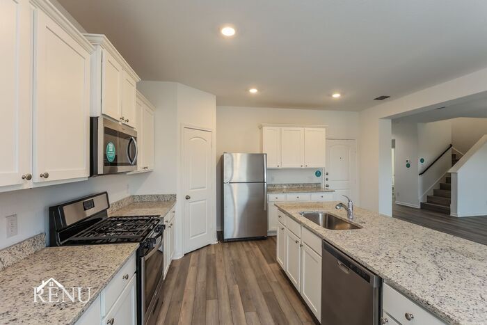 Building Photo - 2934 Jackson Smt