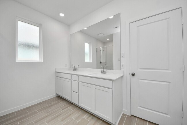 Building Photo - 1062 Blue Stone Dr