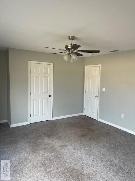 Building Photo - 121 N Rose St