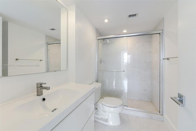 Building Photo - 5701 Collins Ave