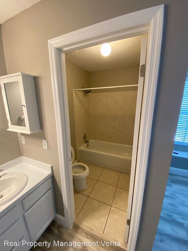 Building Photo - 2 br, 2.5 bath House - 2888 Wareham Ct