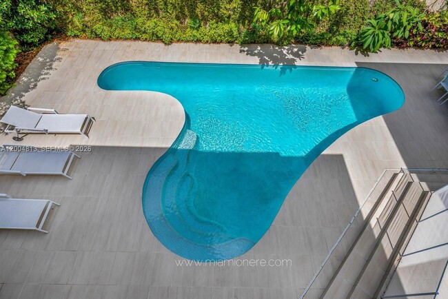 Building Photo - 3900 Douglas Rd