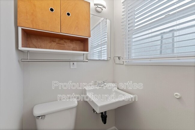 Building Photo - 3539 N Arlington Pl