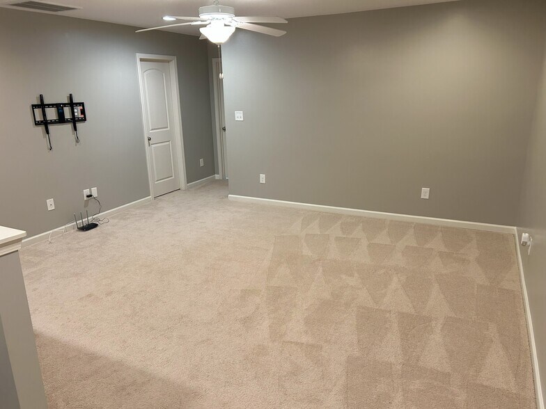 Loft - 112 Winifred Dr