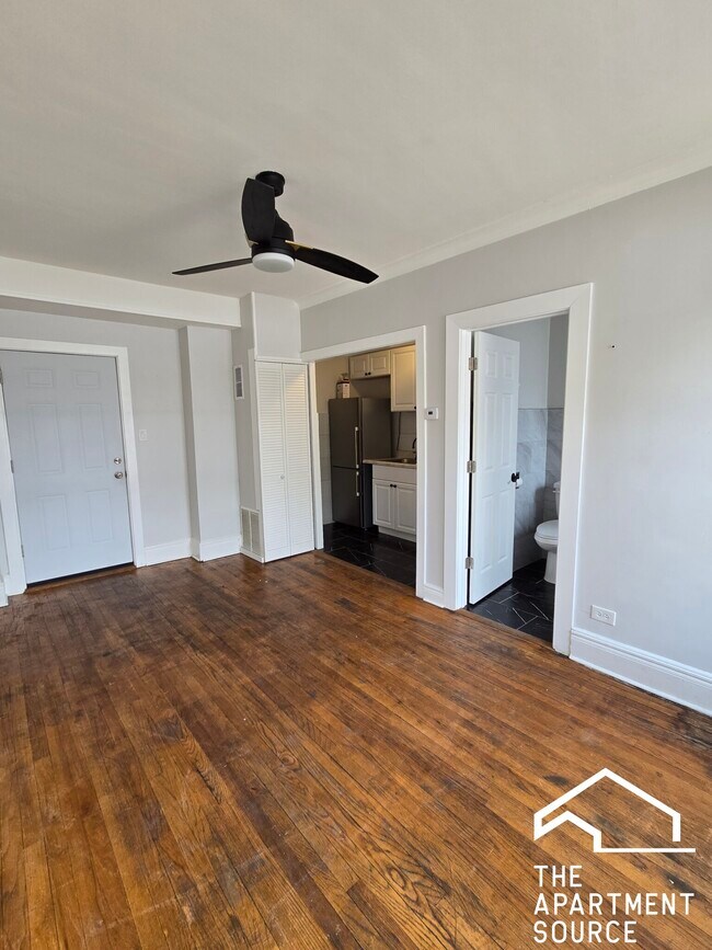 Building Photo - 3420 W Irving Park Rd