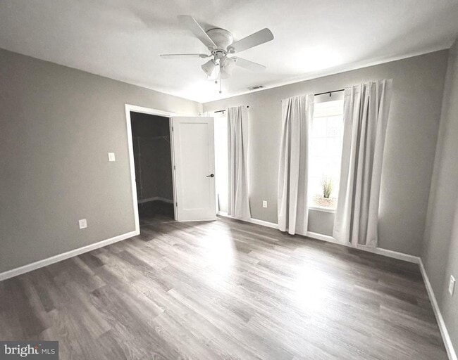 Building Photo - 16 Pickwick Pl