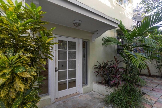 Building Photo - 1561 Lenox Ave.