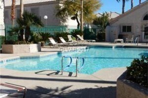 Building Photo - PUEBLO SANTA FE CONDO! FANTASTIC 2 BEDROOM...