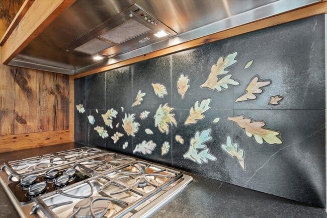 Building Photo - 36 Moses Pond Rd