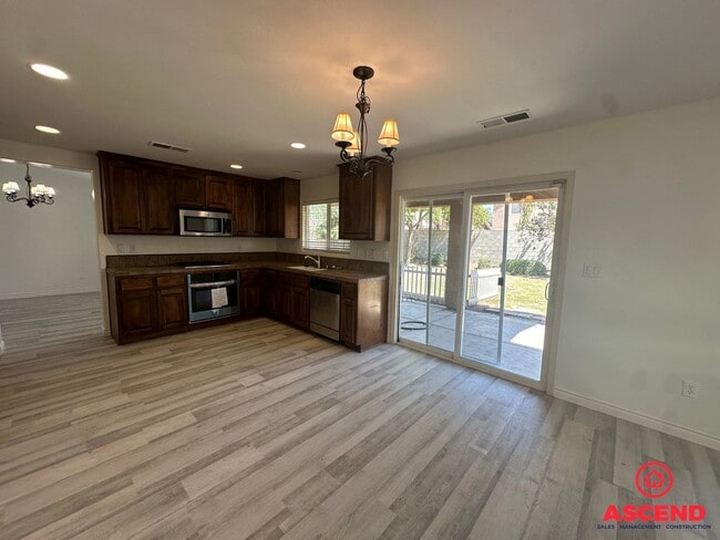 Building Photo - Gorgeous 2 Story Home off of Harris and Ol...
