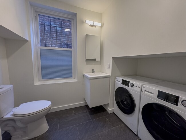 Building Photo - 1832-34 Callowhill St