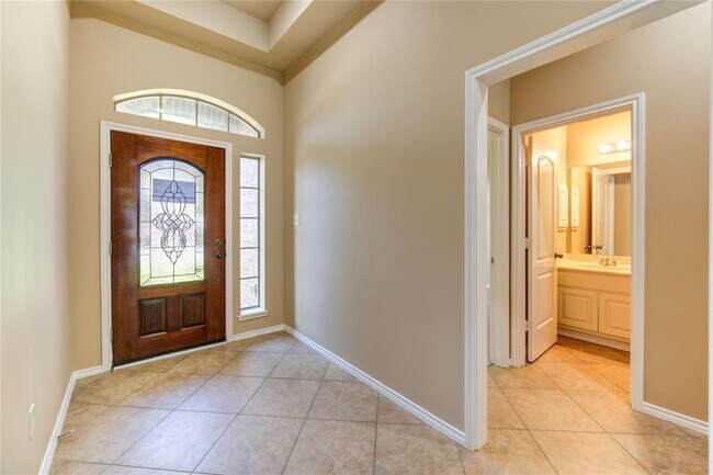 Building Photo - 5615 Stoneridge Ct